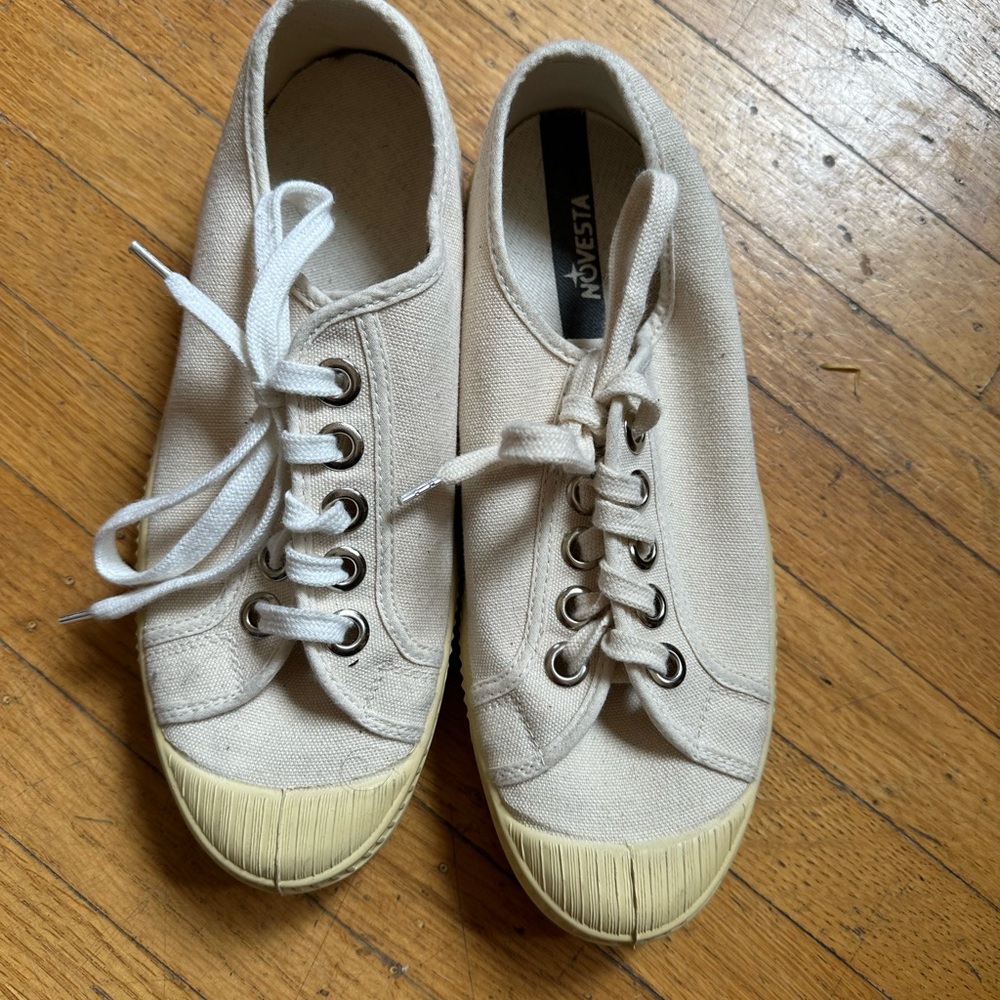 Novesta Cream Canvas Sneakers